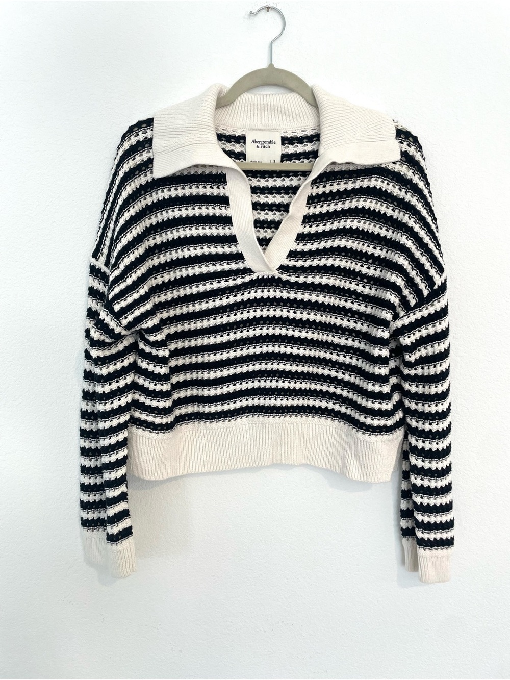 Abercrombie & Fitch Black and Cream Striped V-Neck Collared Sweater